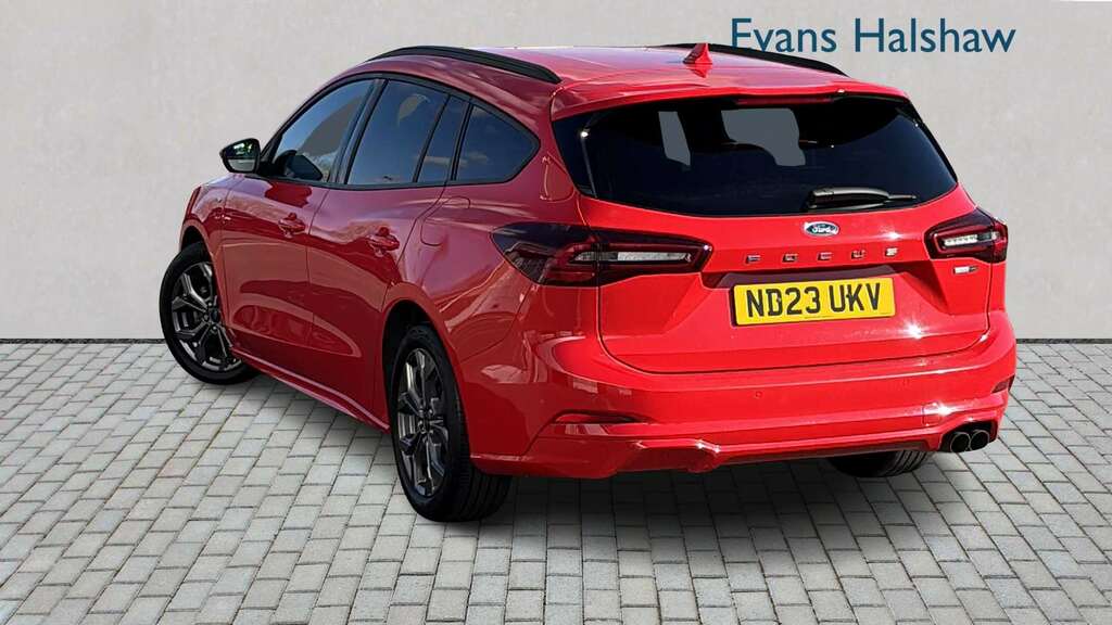 Ford Focus 1.0 Ecoboost Hybrid Mhev 155 St-line 2023 ND23UKV Red #2