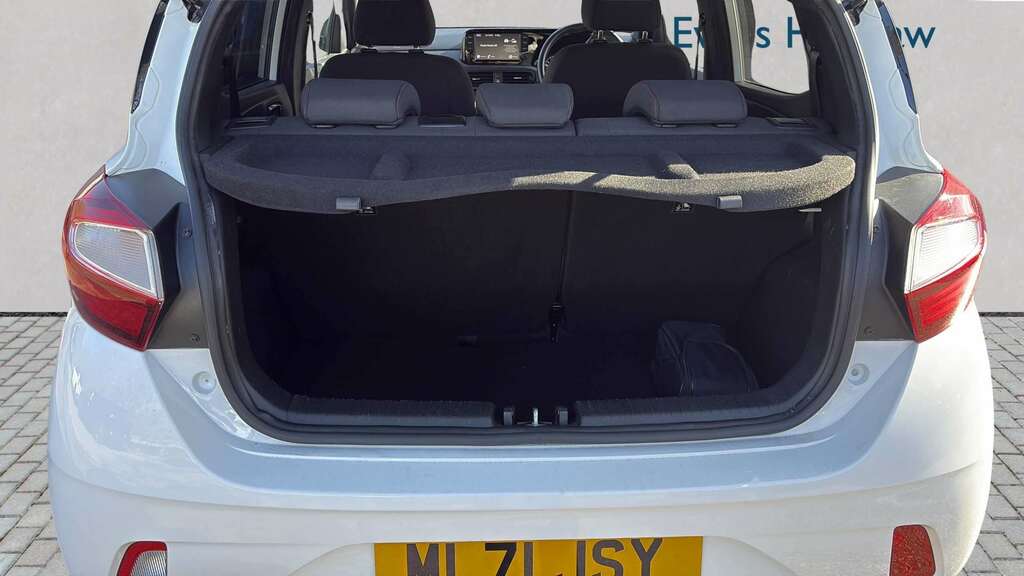 Ford Fiesta 1.1 Trend 2023 MM23NVF White #6