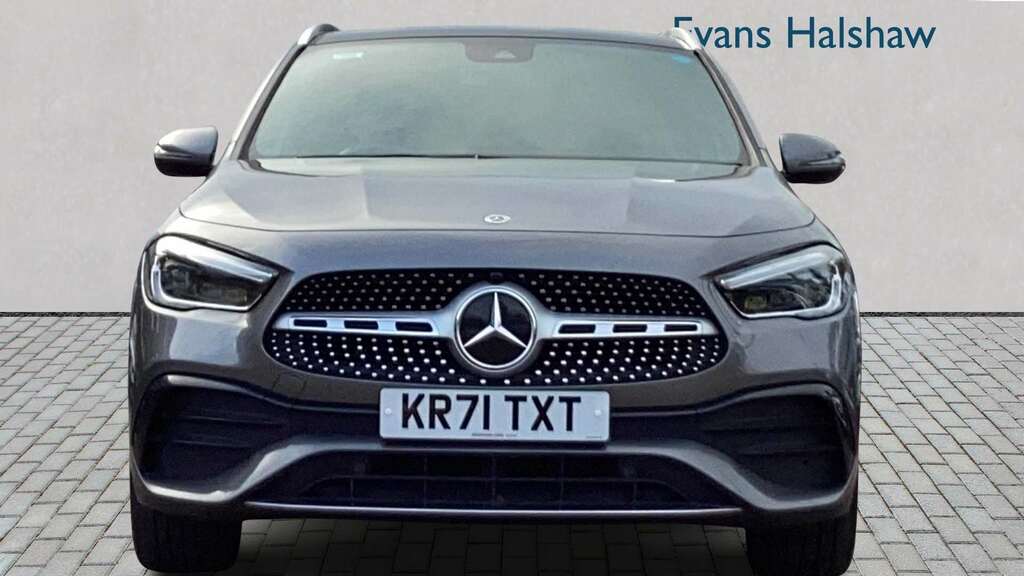 Mercedes-Benz GLA Class 220D 4Matic Amg Line Premium Plus 2022 KR71TXT Grey #4
