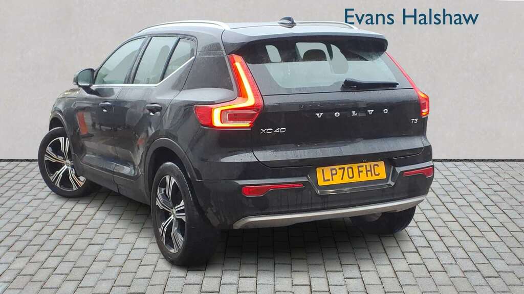 Volvo XC40 1.5 T3 163 Inscription Pro Geartronic 2021 LP70FHC Black #2