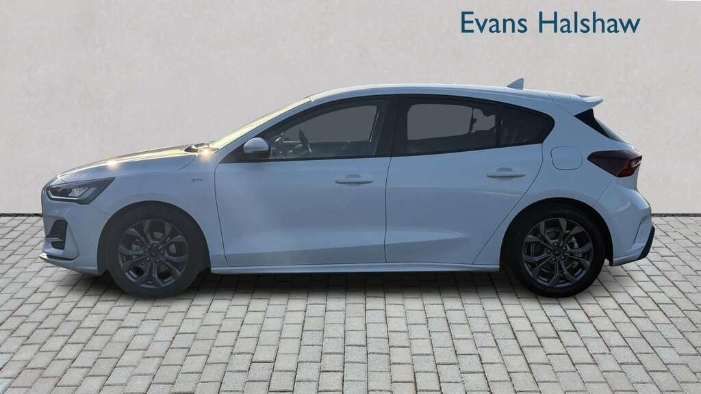 Ford Focus 1.0 Ecoboost Hybrid Mhev St-line 2025 YX75FVW White #4
