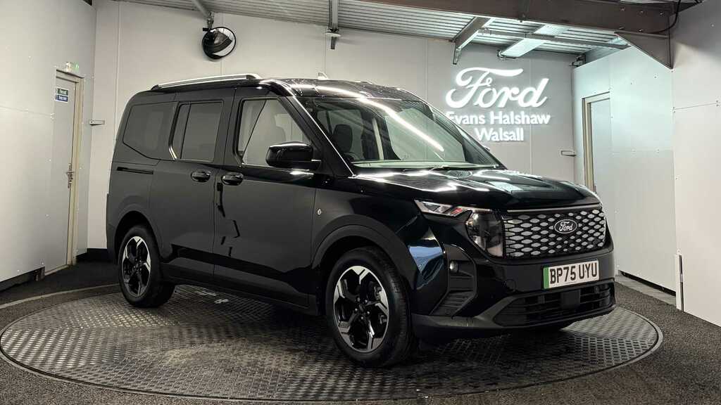 Ford Tourneo Courier 100Kw Titanium 43Kwh 2025 Black