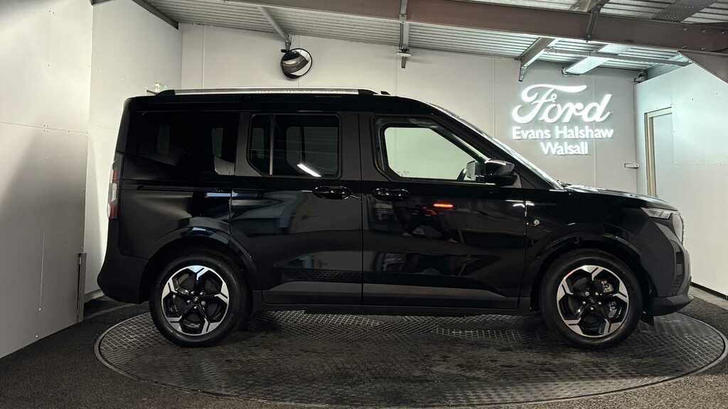 Ford Tourneo Courier 100Kw Titanium 43Kwh 2025 BP75UYU Black #4