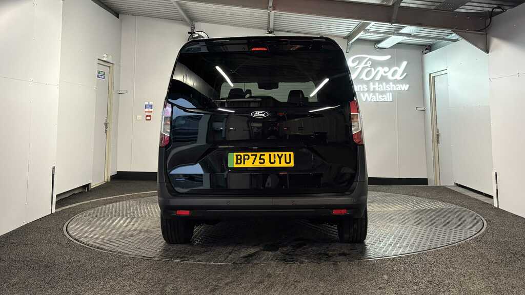 Ford Tourneo Courier 100Kw Titanium 43Kwh 2025 BP75UYU Black #6