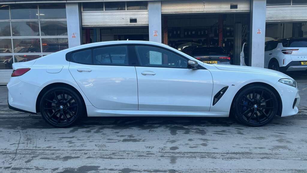 BMW 8 Series M850i Xdrive 2021 YJ21DJM White #4