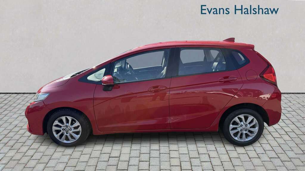 Honda Jazz 1.3 I-vtec Se Navi 2019 GX19UMF Red #3