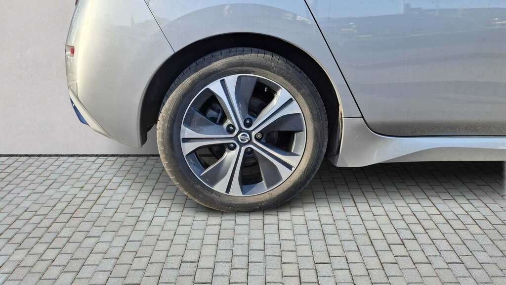 Nissan Leaf 110Kw N-connecta 40Kwh 2021 Silver #2
