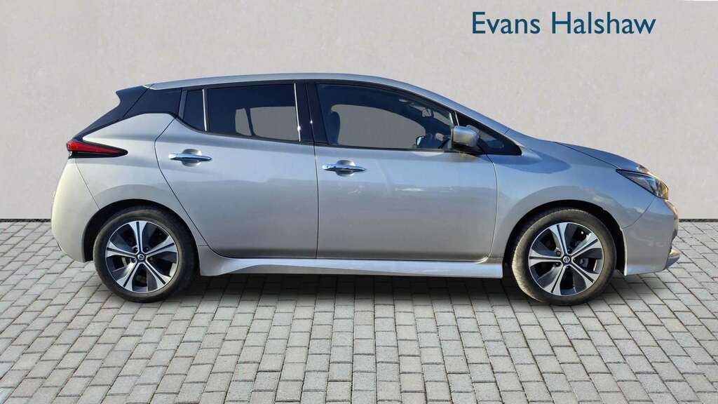 Nissan Leaf 110Kw N-connecta 40Kwh 2021 Silver #3
