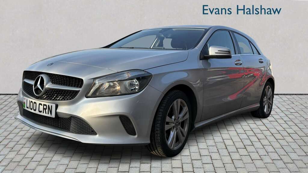 Mercedes-Benz A Class A180d Sport 2017 KS17XTW Silver #2