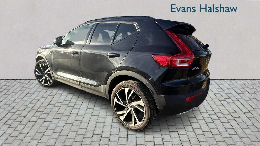 Volvo XC40 1.5 T3 163 R Design Pro 2020 GSZ8897 Black #4