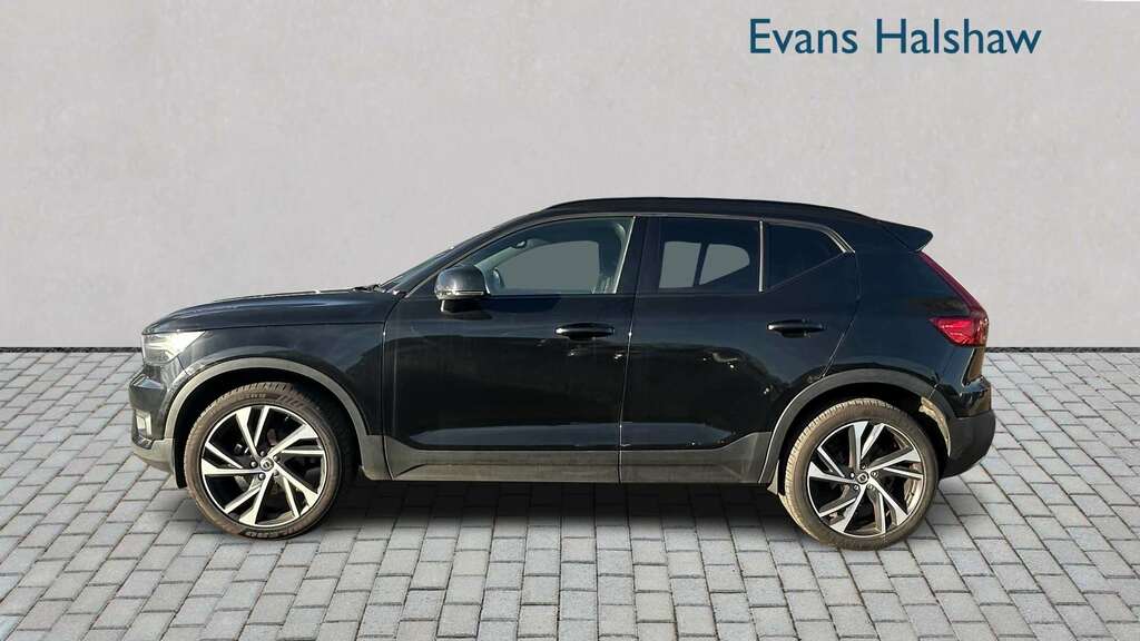 Volvo XC40 1.5 T3 163 R Design Pro 2020 GSZ8897 Black #2