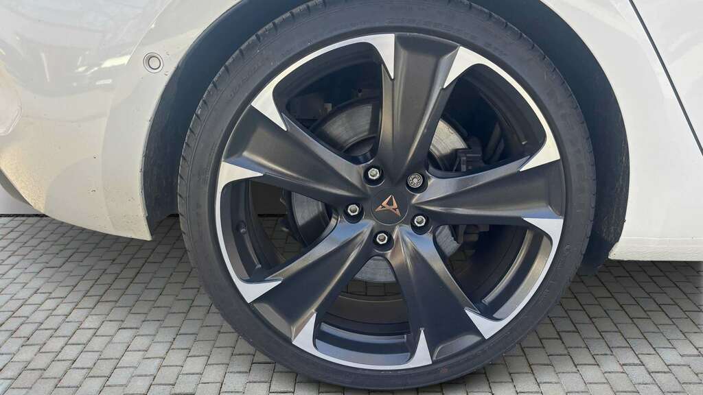Cupra Leon 2.0 Tsi Vz2 Dsg 2022 YF22LJV White #5