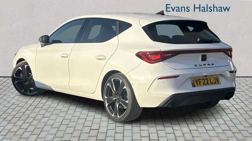 Cupra Leon 2.0 Tsi Vz2 Dsg 2022 YF22LJV White #2