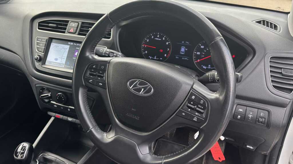 Hyundai I20 1.0 T-gdi Play 2019 KL19WNY White #5
