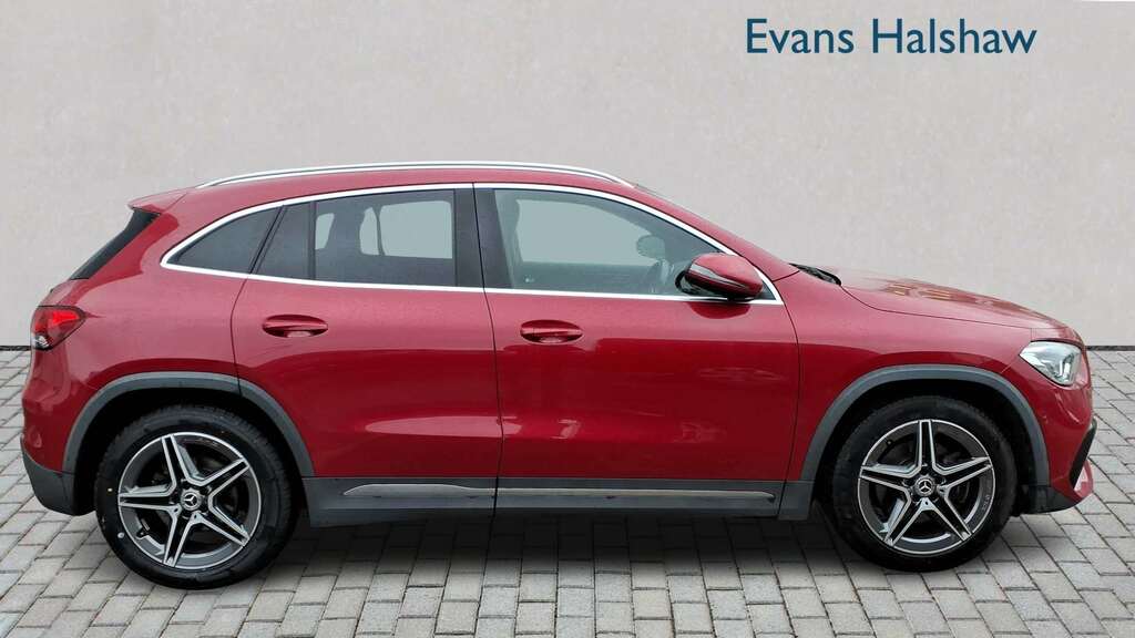 Mercedes-Benz GLA Class 200 Amg Line Executive 2021 CA70HDL Red #2