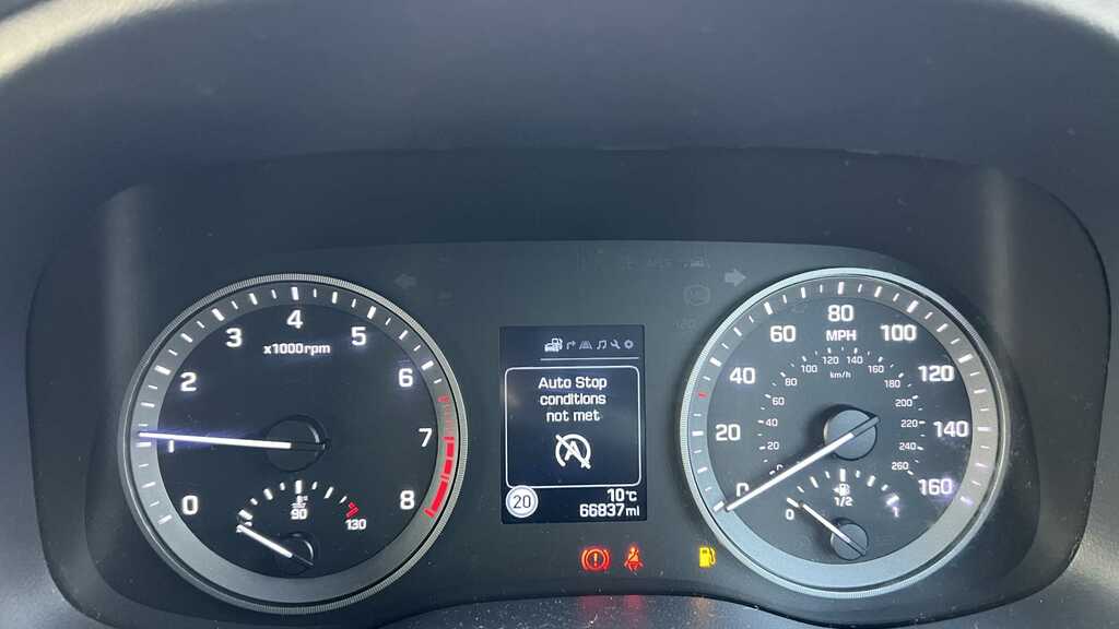 Hyundai Tucson 1.6 Gdi Blue Drive Se Nav 2Wd 2017 EY67WGM Silver #6