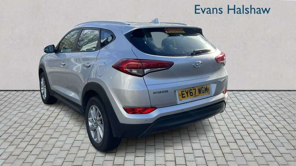 Hyundai Tucson 1.6 Gdi Blue Drive Se Nav 2Wd 2017 EY67WGM Silver #2