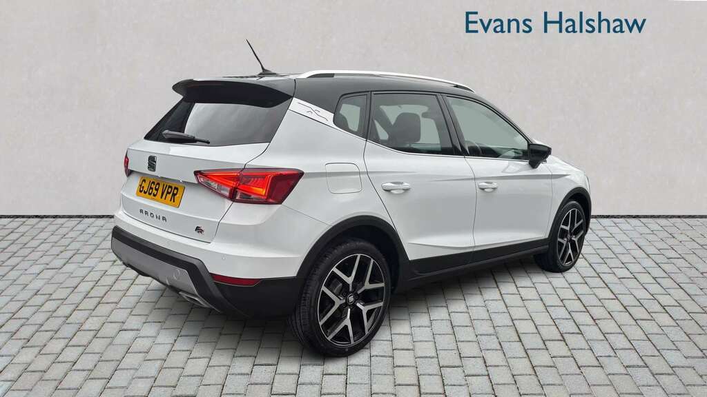 Seat Arona 1.0 Tsi 115 Fr Sport Ez Dsg 2019 GJ69VPR White #4