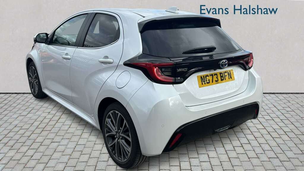 Toyota Yaris 1.5 Hybrid Excel Cvt 2024 NG73BFN White #4