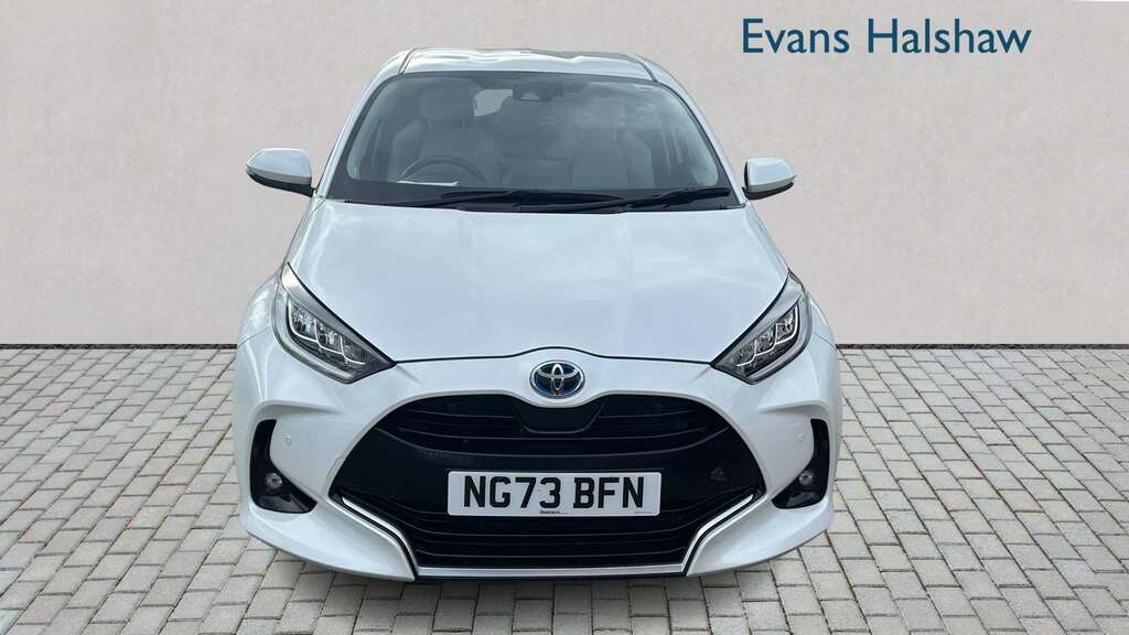 Toyota Yaris 1.5 Hybrid Excel Cvt 2024 NG73BFN White #2
