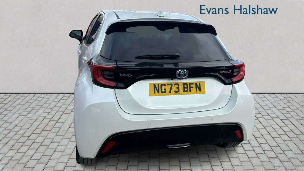 Toyota Yaris 1.5 Hybrid Excel Cvt 2024 NG73BFN White #5