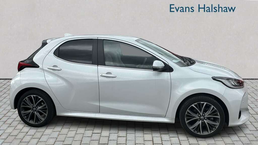 Toyota Yaris 1.5 Hybrid Excel Cvt 2024 NG73BFN White #3
