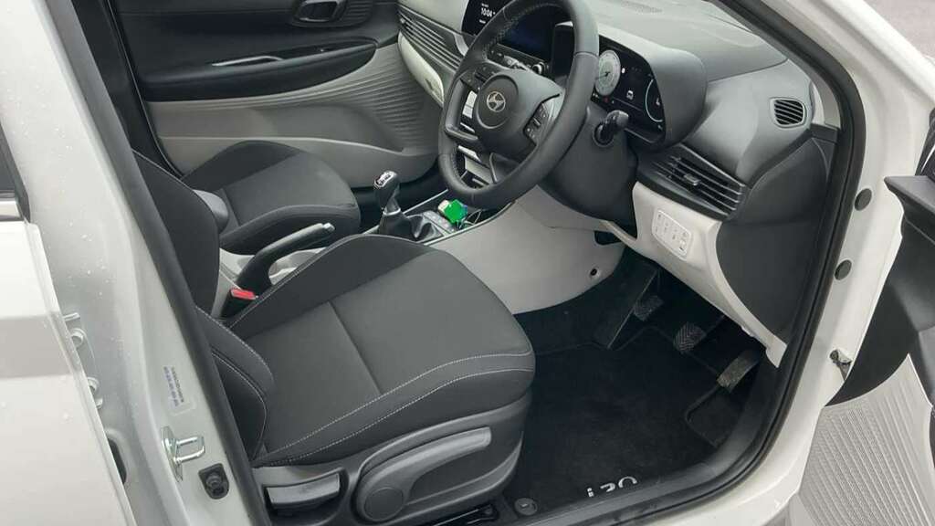 Hyundai I20 1.0T Gdi 90 Tech Line 2025 FV75ZBL White #4