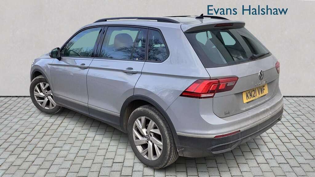 Volkswagen Tiguan 1.5 Tsi 150 Life 2021 KN21VWF Grey #2
