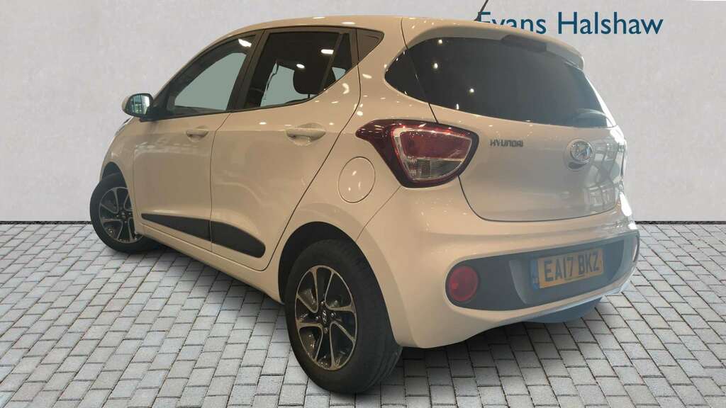 Hyundai I10 1.0 Premium 2017 White #2