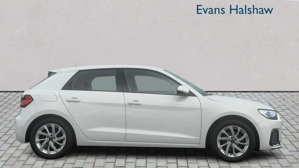 Audi A1 30 Tfsi 110 Sport 2022 YT72EAK White #4