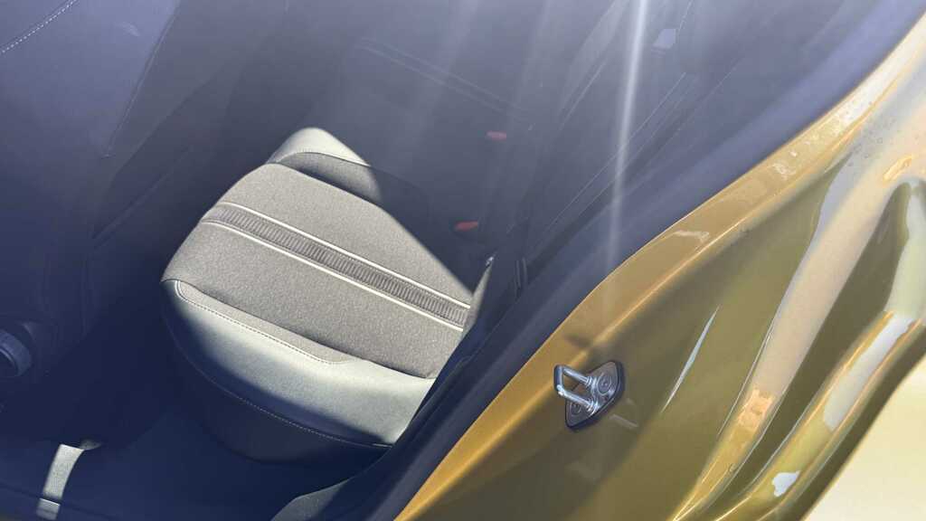 Vauxhall Astra 1.2 Turbo 130 Gs Line 2022 BD72KUE Yellow #4