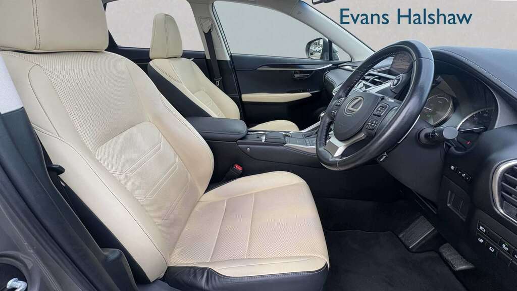 Lexus NX 300H 2.5 Premier Cvt 2018 HD18LWP Silver #6