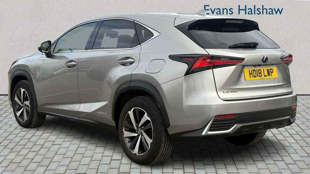 Lexus NX 300H 2.5 Premier Cvt 2018 HD18LWP Silver #2
