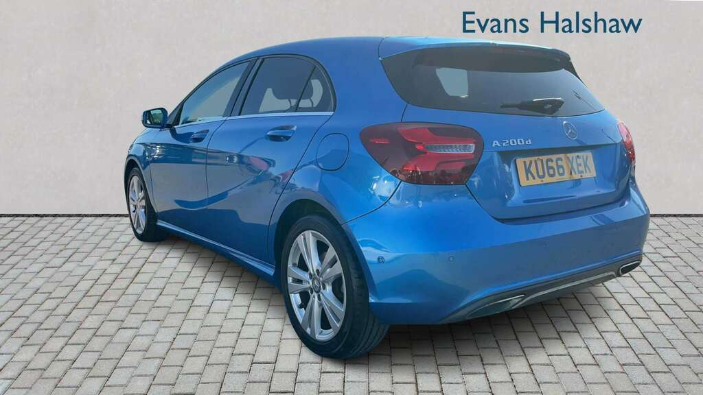 Mercedes-Benz A Class A200d Sport Premium 2016 KU66XEK Blue #2