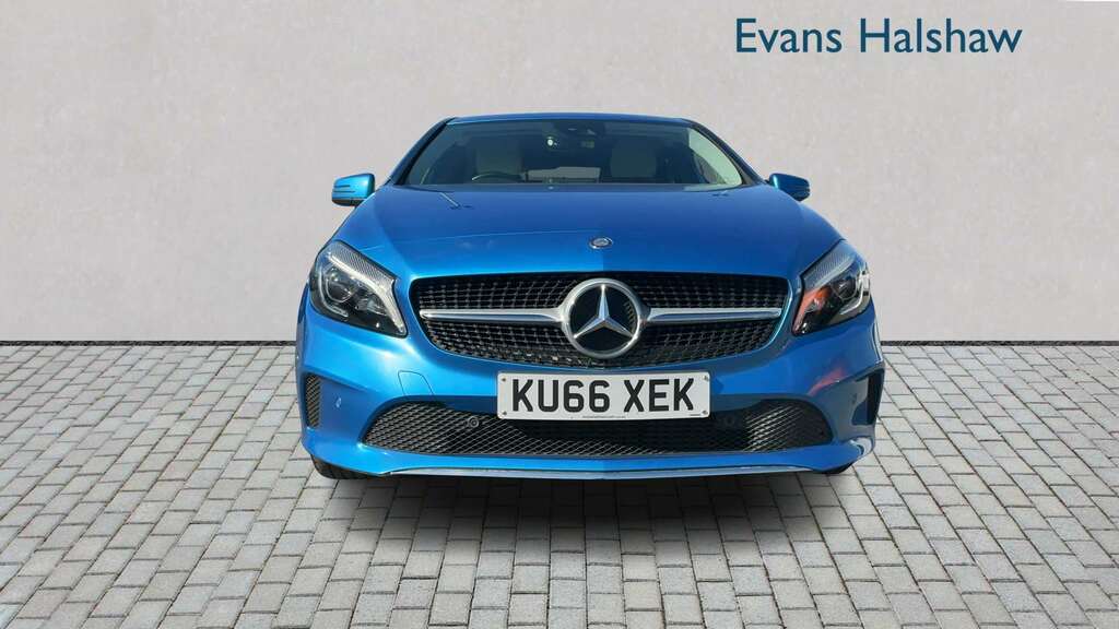 Mercedes-Benz A Class A200d Sport Premium 2016 KU66XEK Blue #4
