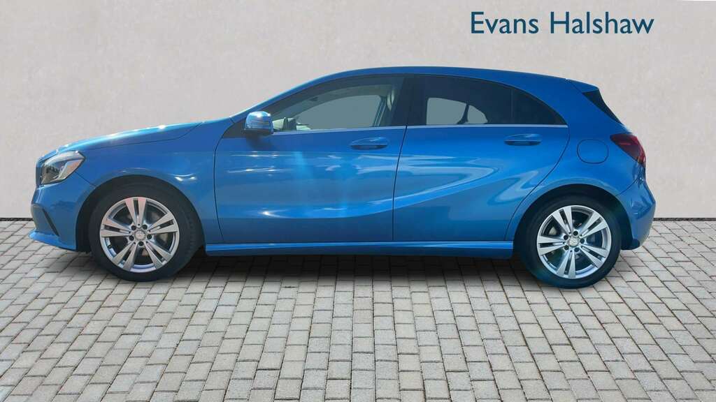 Mercedes-Benz A Class A200d Sport Premium 2016 KU66XEK Blue #3