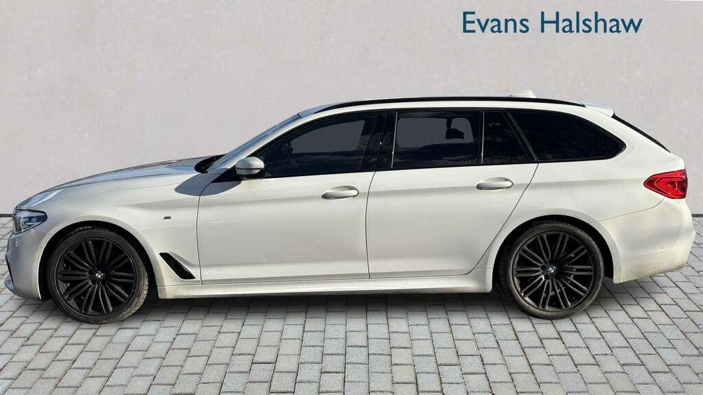 BMW 5 Series 520I M Sport 2019 YC19ZPO White #3