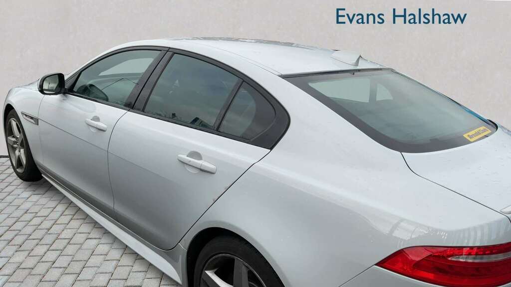 Jaguar XE 2.0 250 R-sport 2019 LP68WLD White #2