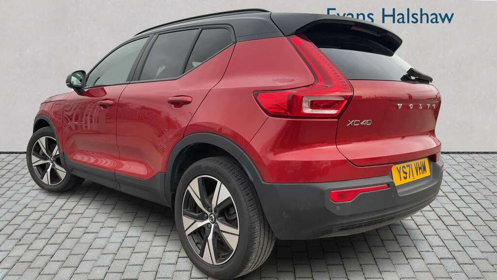Volvo XC40 1.5 T4 Recharge Phev R Design 2021 YS71VHM Red #2