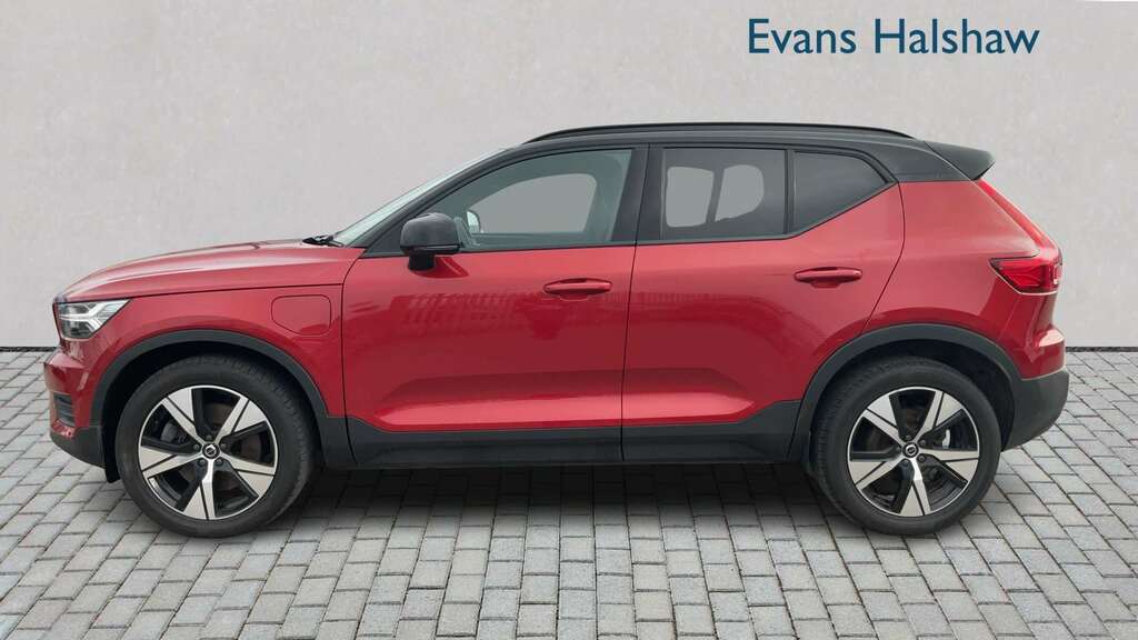 Volvo XC40 1.5 T4 Recharge Phev R Design 2021 YS71VHM Red #3