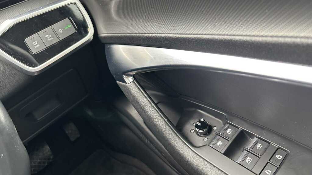 Audi A6 45 Tfsi Quattro Sport S Tronic 2023 KE23HYZ Black #6