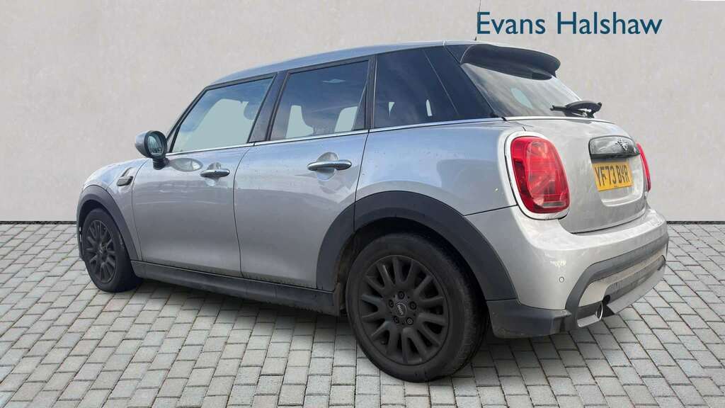 Mini Hatch 1.5 C Classic 2023 YF73BVR Silver #2