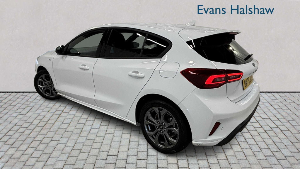 Ford Focus 1.0 Ecoboost Hybrid Mhev St-line 2025 BW75DVL White #2