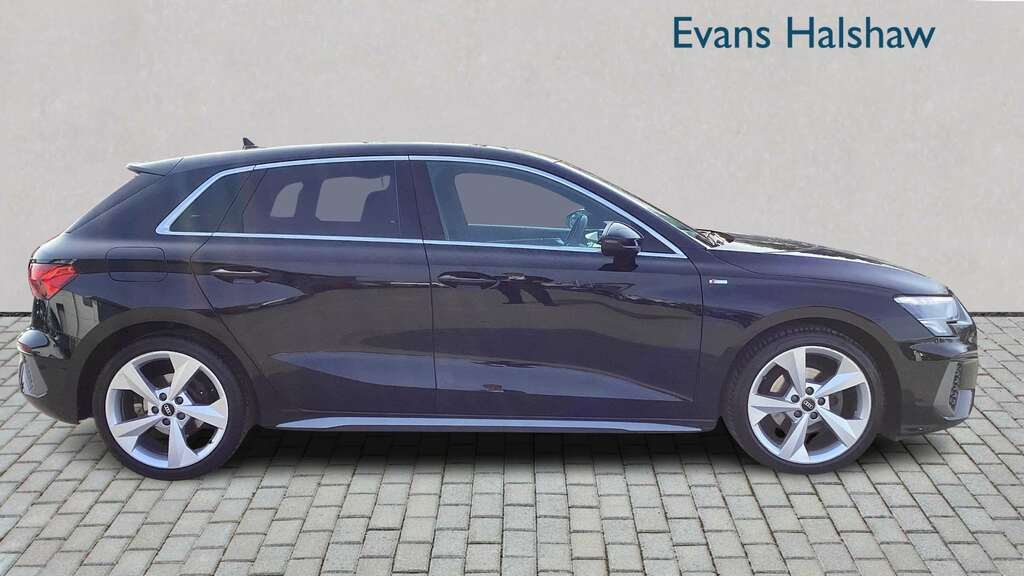 Audi A3 30 Tfsi S Line S Tronic 2023 BT72RZH Black #2