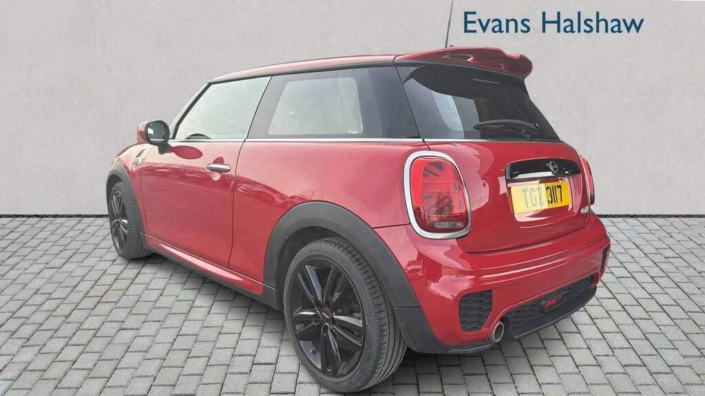 Mini Hatch 1.5 Cooper Sport II 2021 TGZ3117 Red #2