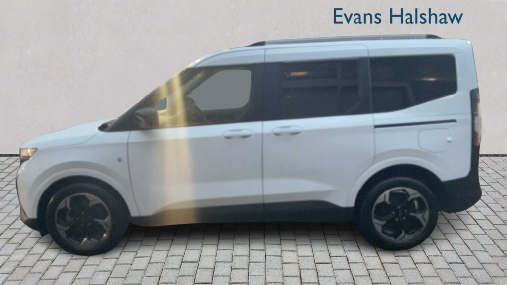 Ford Tourneo Courier 100Kw Titanium 43Kwh 2025 White #3
