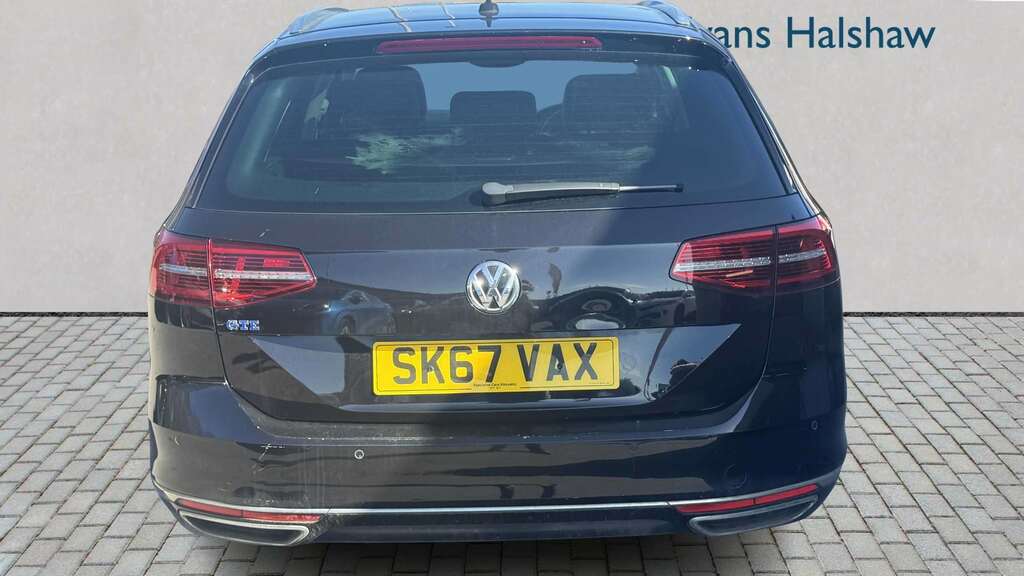 Volkswagen Passat 1.4 Tsi Gte Advance Dsg 2017 Black #2