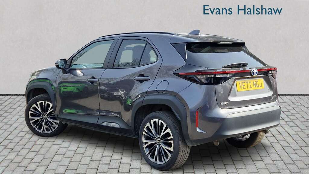 Toyota Yaris Cross 1.5 Hybrid Excel Cvt 2023 VE72NGJ Grey #2