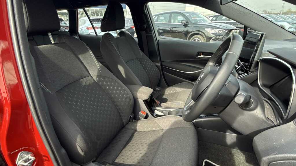 Toyota Corolla 1.8 Hybrid Icon Cvt 2024 DE24XFU Red #3