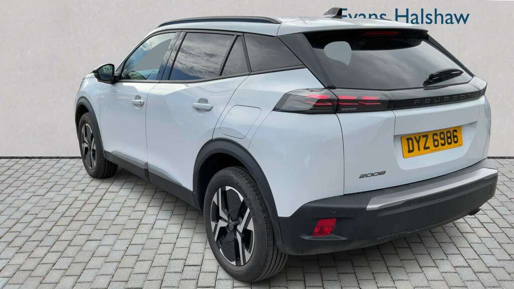 Peugeot 2008 1.2 Puretech Allure 2025 DYZ6986 White #2